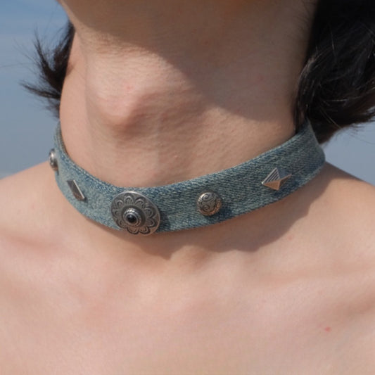 Original Denim Choker Necklace with Vintage Studded Design - Edgy and Retro Style for Concerts and Street Fashion for Unisex