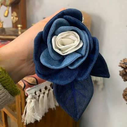 Trendy Denim Flower Keychain with Elegant Petal Design - Feminine, Chic Style for Everyday Carry and Fashion Accessories for Unisex