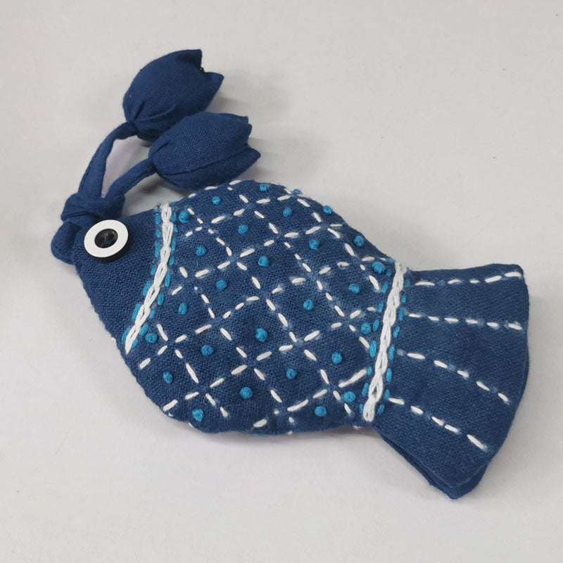 Trendy Denim Fish Pouch with Detailed Stitching - Cute and Fun Design, Ideal for Casual Outings, Practicality for Unisex