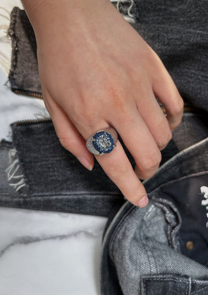 Original Denim Crystal Ring with Sparkling Blue Centerpiece - Elegant, Adjustable Design for Evening Wear and Special Occasions for Women