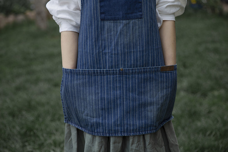 Trendy Denim Apron with Striped Pattern and Leather Straps - Practical, Stylish Protection for Home Cooking, Gardening, and Crafting, Ideal for Unisex