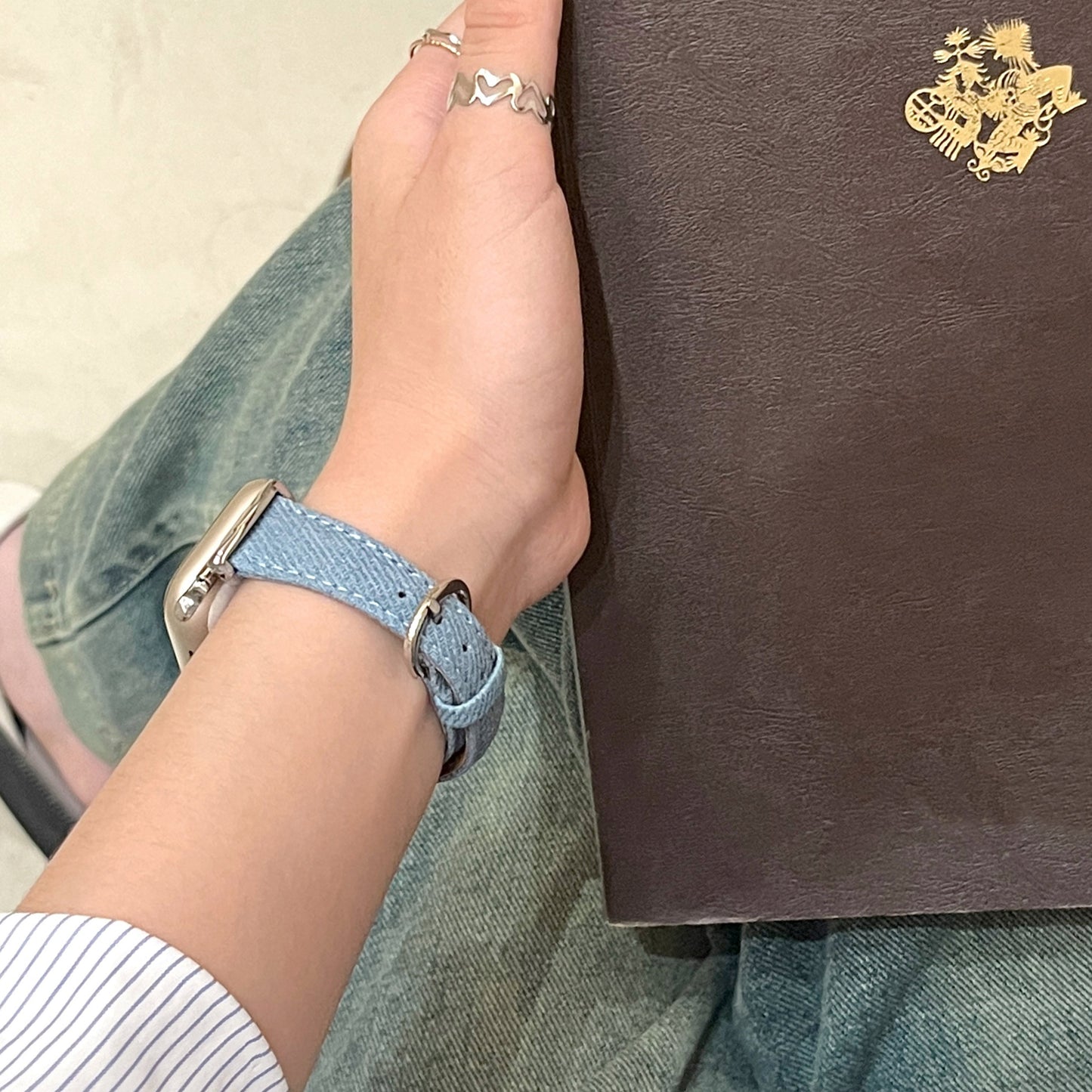 Trendy Denim Apple Watch Band - Trendy Style and Durability for Young Women