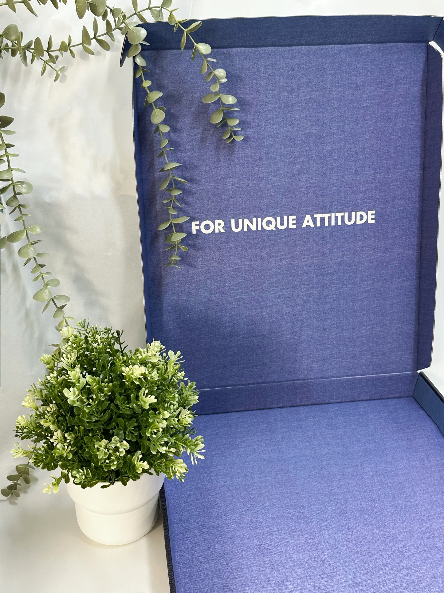 Denim Museum Gift Packaging Box and Exquisite Card for Unisex