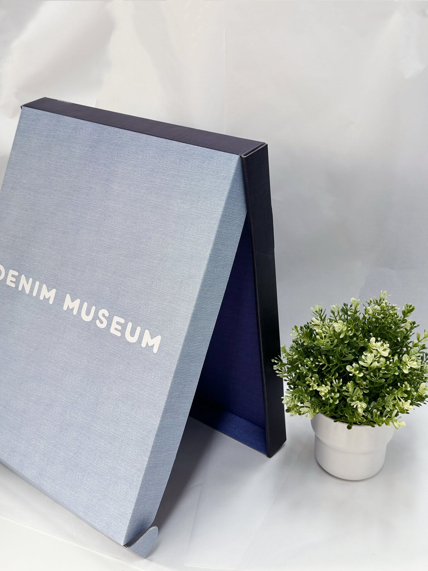 Denim Museum Gift Packaging Box and Exquisite Card for Unisex