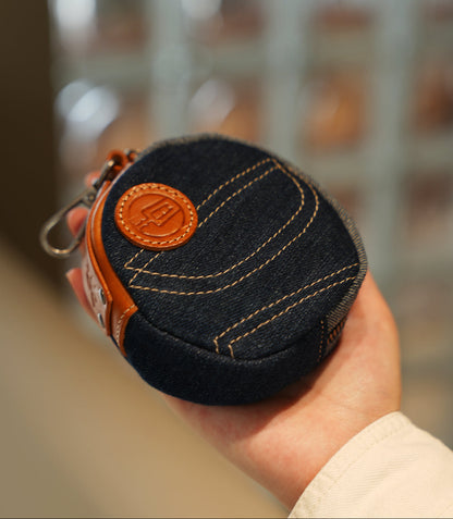 Original Denim Coin Purse Design with Leather Accents and Zip Closure – Casual, Minimalistic for Everyday Use, Travel, Small Accessories Storage, Ideal for Carrying Small Essentials Like Coins and Cards for Men