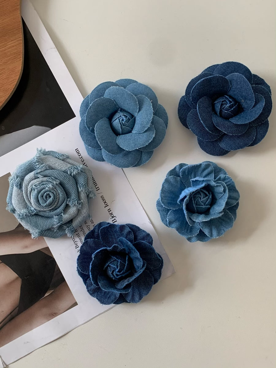 Original Denim Brooch Design with Handcrafted Denim Rose and Frayed Edges – Artistic, Vintage, Handmade for Casual Wear, Fashion Accessories, Special Occasions, Ideal for Adding a Touch of Rustic Charm and Elegance to Any Outfit for Women