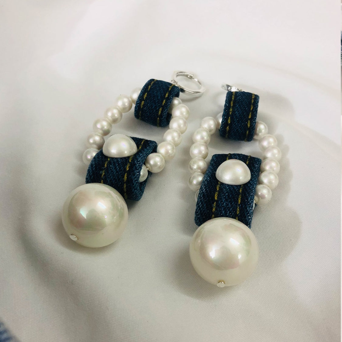 Original Denim Pearl Earrings Design with Blue Denim and Large Pearl Embellishments – Elegant, Stylish for Casual Outings, Special Occasions, Daily Wear, Ideal for Adding a Chic and Versatile Touch to Your Look for Women