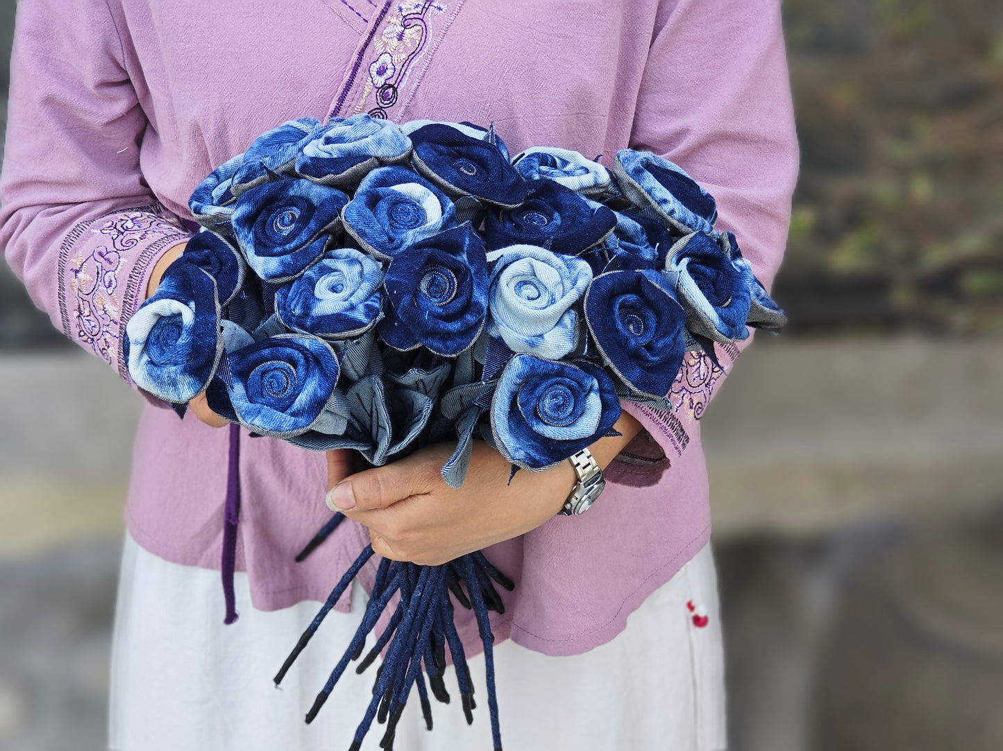 Original Denim Flower Bouquet with Handcrafted Denim Roses in Shades of Blue - Creative, Artistic Design for Home Decor, Gifts, and Special Occasions, Eco-Friendly, Durable, Unique for Unisex