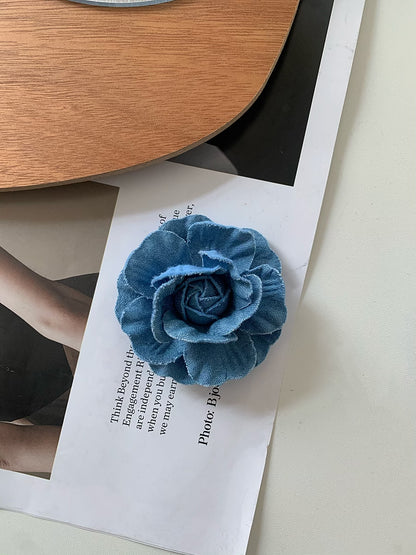 Original Denim Brooch Design with Handcrafted Denim Rose and Frayed Edges – Artistic, Vintage, Handmade for Casual Wear, Fashion Accessories, Special Occasions, Ideal for Adding a Touch of Rustic Charm and Elegance to Any Outfit for Women