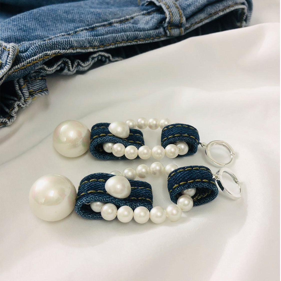 Original Denim Pearl Earrings Design with Blue Denim and Large Pearl Embellishments – Elegant, Stylish for Casual Outings, Special Occasions, Daily Wear, Ideal for Adding a Chic and Versatile Touch to Your Look for Women