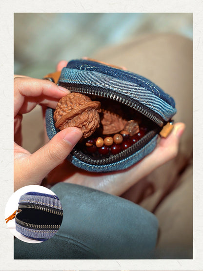 Original Denim Coin Purse Design with Leather Accents and Zip Closure – Casual, Minimalistic for Everyday Use, Travel, Small Accessories Storage, Ideal for Carrying Small Essentials Like Coins and Cards for Men