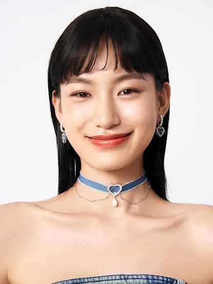 Original Denim Choker Necklace Design with Heart-Shaped Pendant and Pearl Drop Detail – Elegant, Trendy for Casual Wear, Date Night, Parties, Ideal for Adding a Versatile and Stylish Touch to Your Outfit for Women