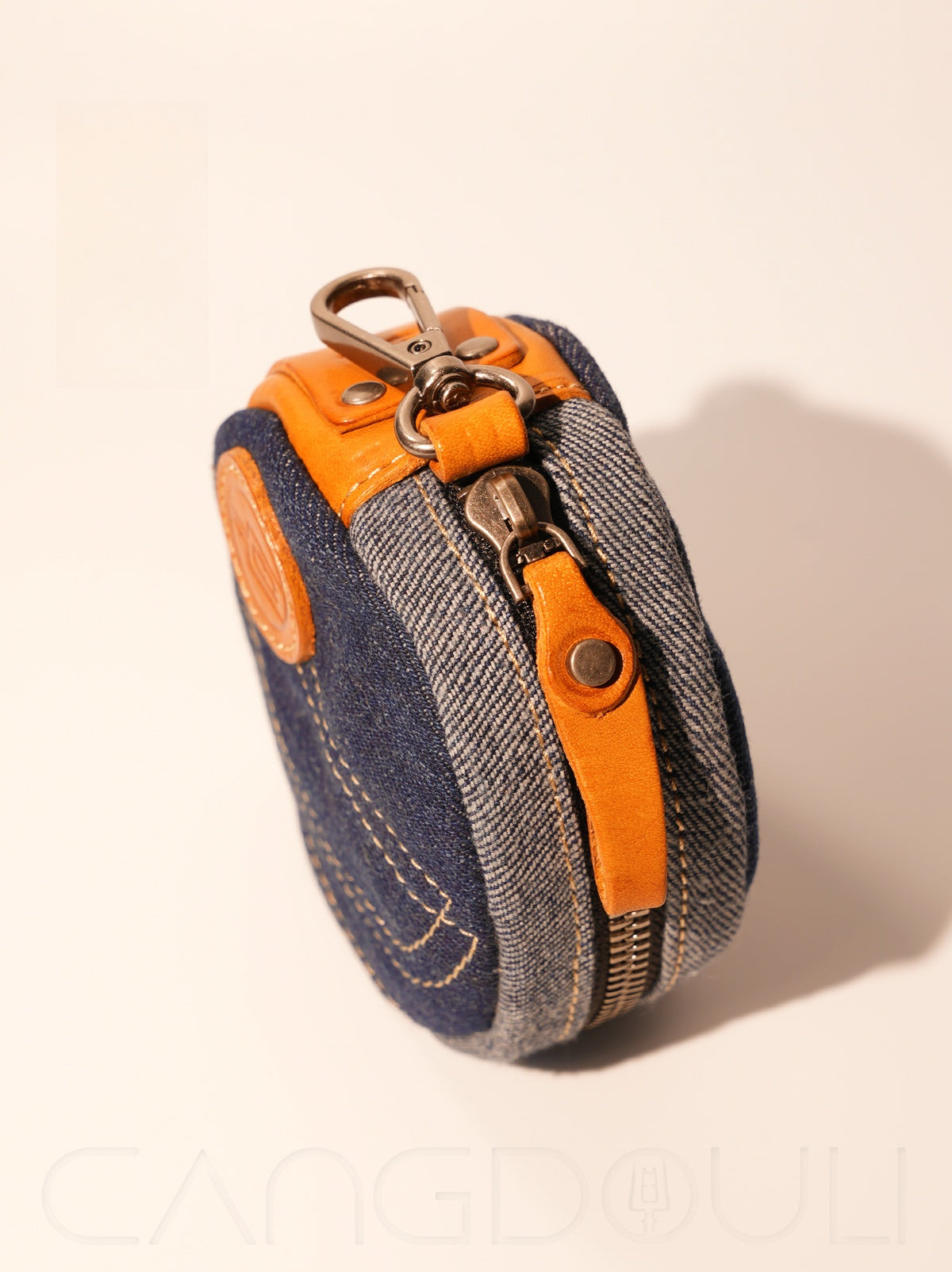 Original Denim Coin Purse Design with Leather Accents and Zip Closure – Casual, Minimalistic for Everyday Use, Travel, Small Accessories Storage, Ideal for Carrying Small Essentials Like Coins and Cards for Men